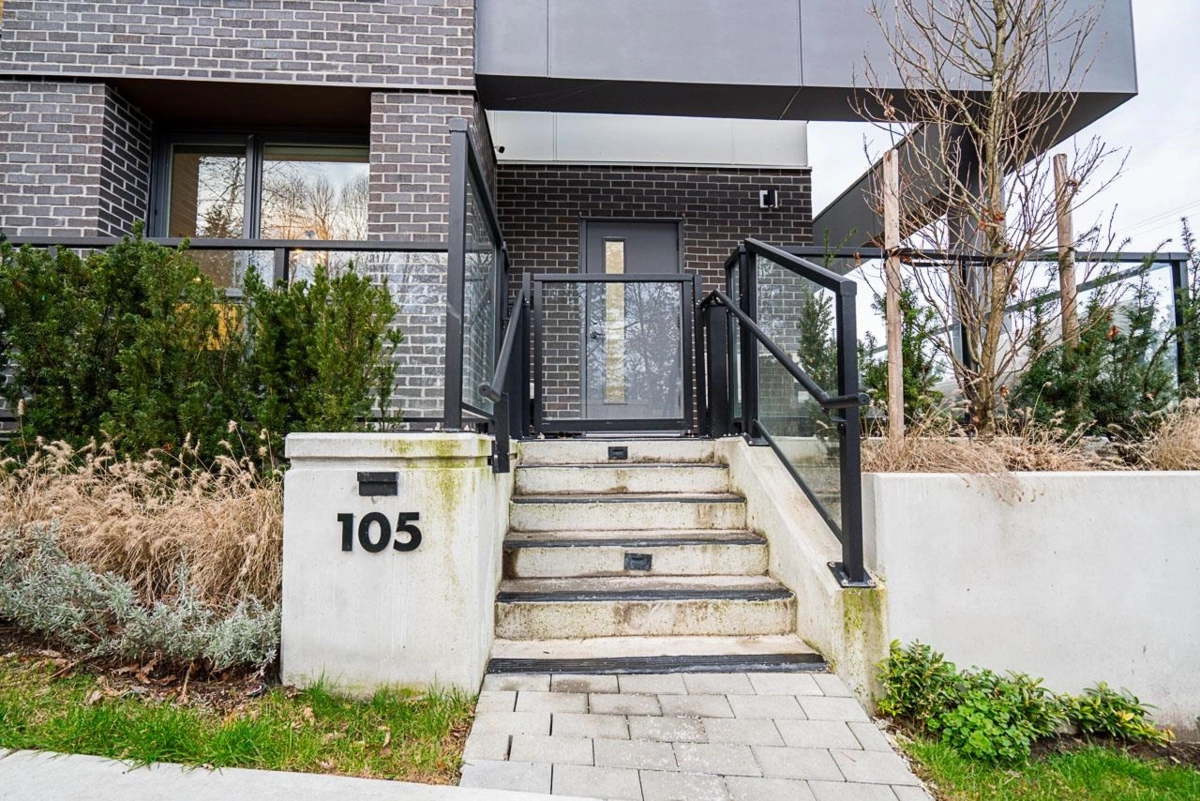 Front Yard Photo of 105 19577 65b Avenue, Surrey, BC