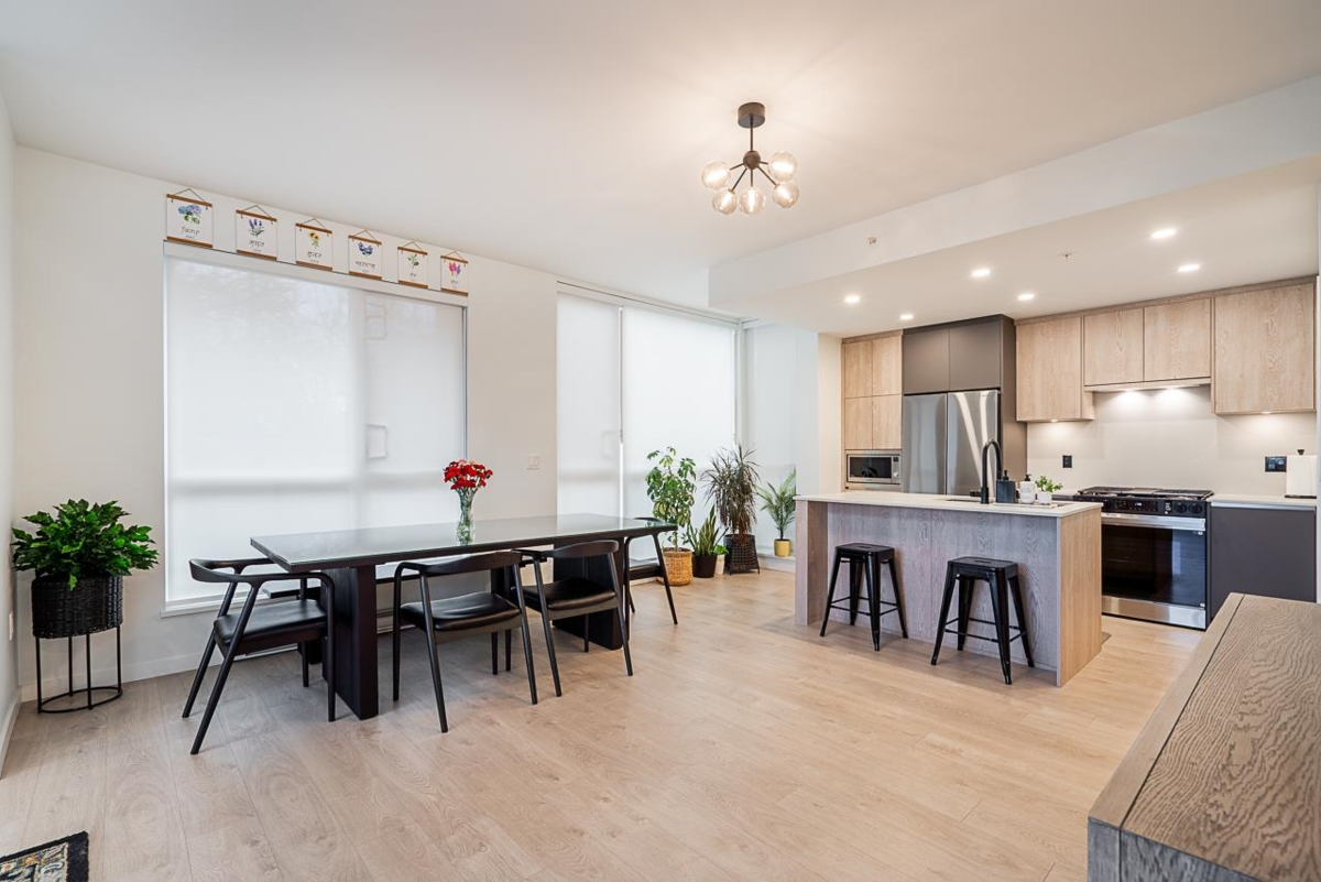 Kitchen Island Photo of 105 19577 65b Avenue, Surrey, BC