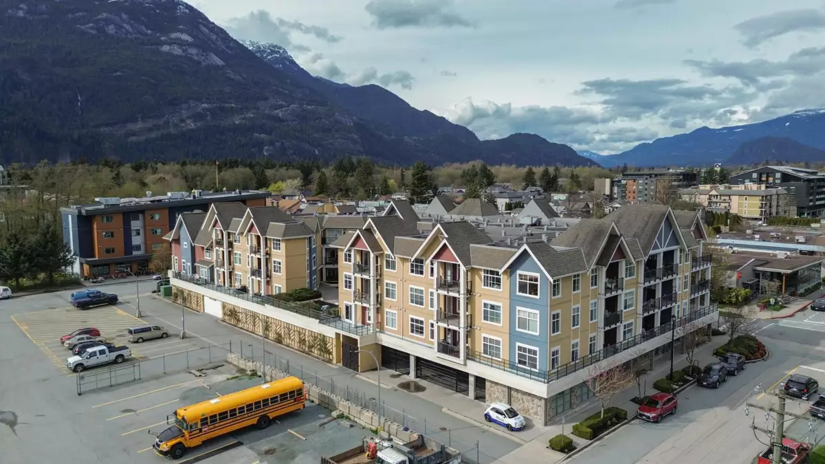 Bedroom 2 Photo of 303 1336 Main Street, Squamish, BC