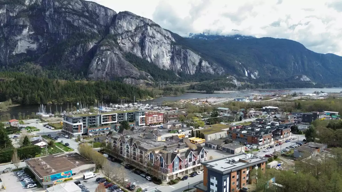 Bedroom 3 Photo of 303 1336 Main Street, Squamish, BC
