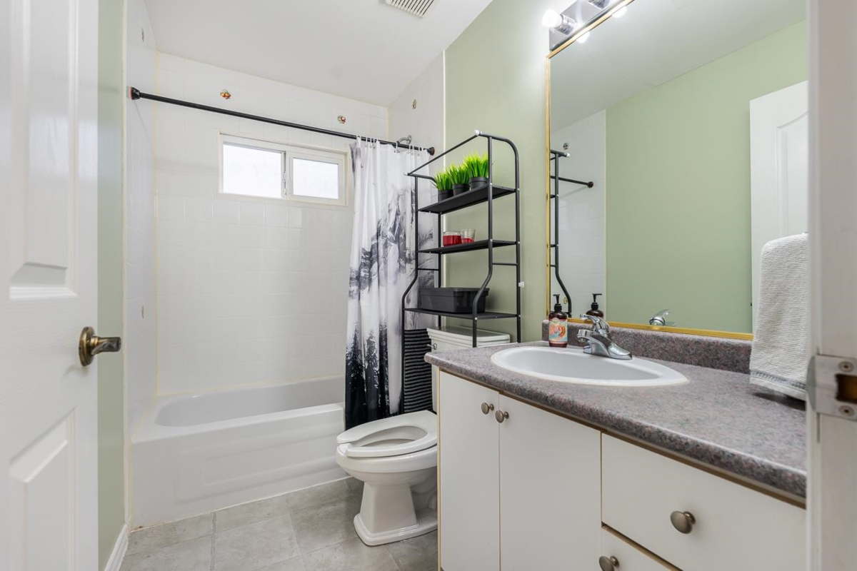 Front Yard Photo of 26983 26a Avenue, Langley, BC