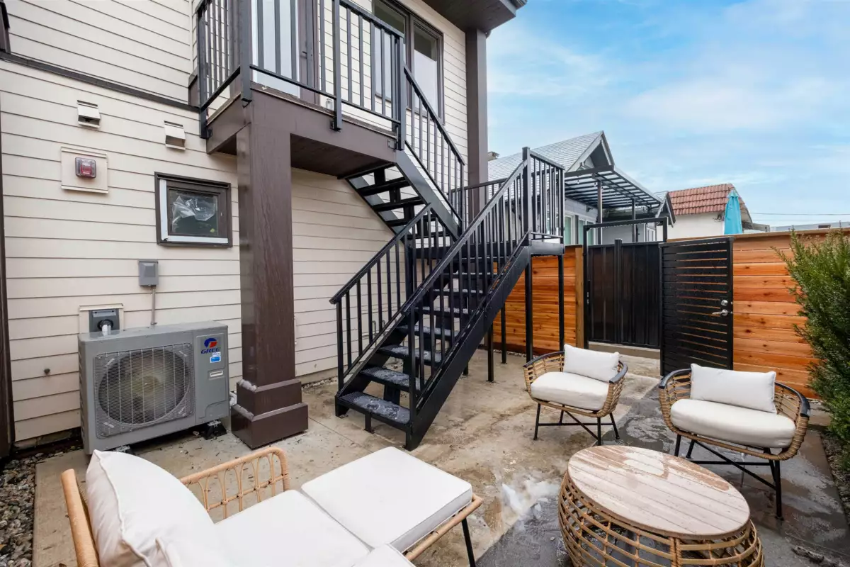Garage Interior Photo of 3 2667 E Pender Street, Vancouver, BC