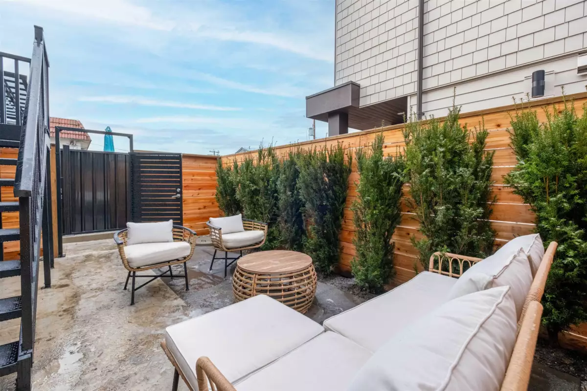 Staircase Photo of 3 2667 E Pender Street, Vancouver, BC