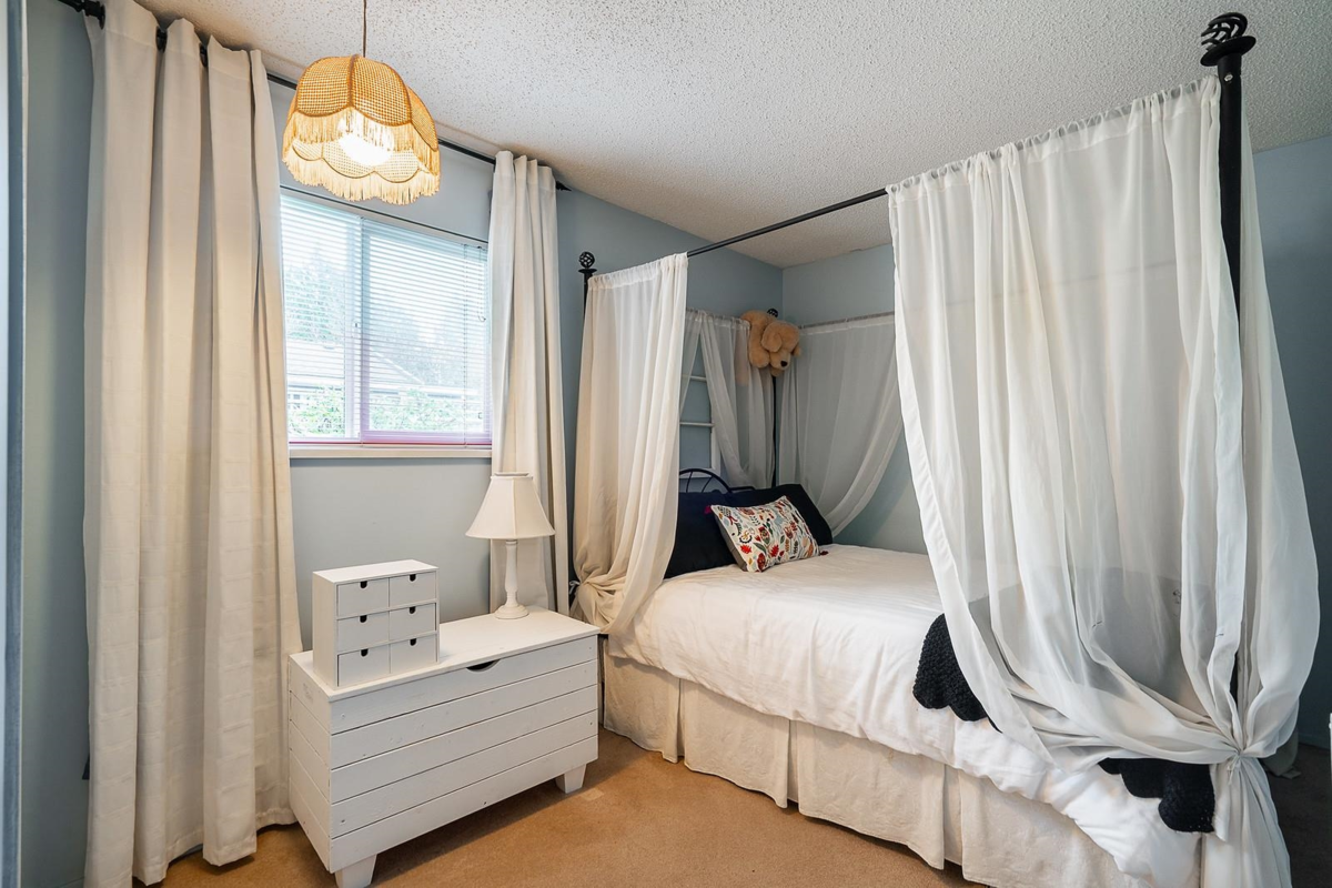 Loft / Bonus Room Photo of 9120 145a Street, Surrey, BC