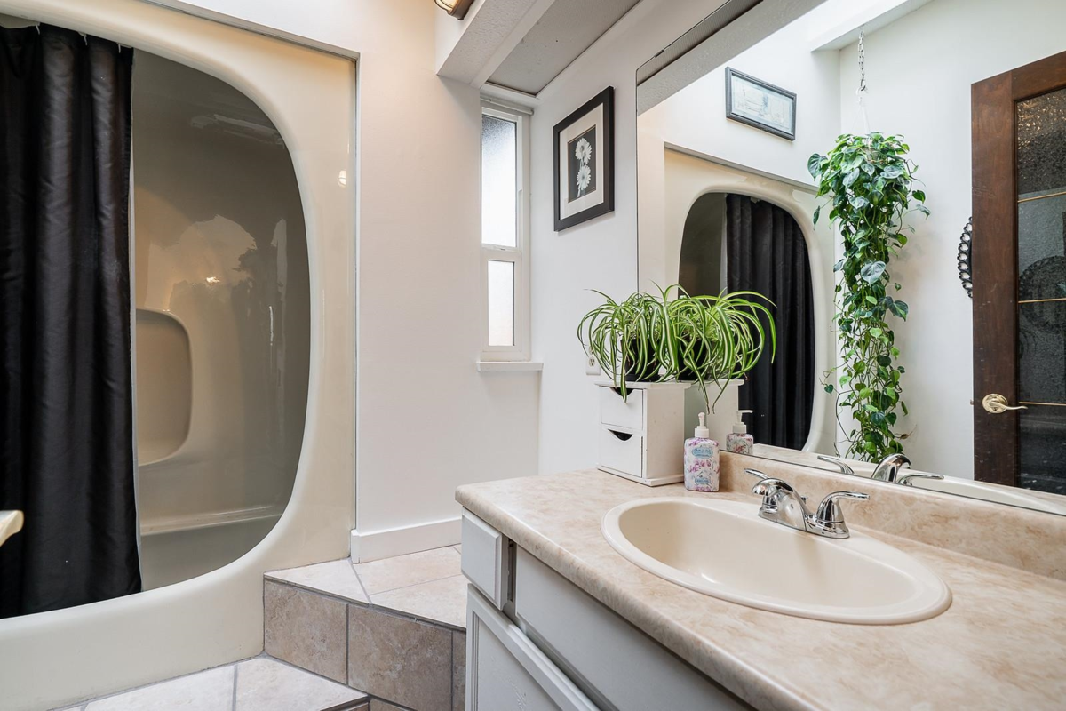 Office / Den Photo of 9120 145a Street, Surrey, BC