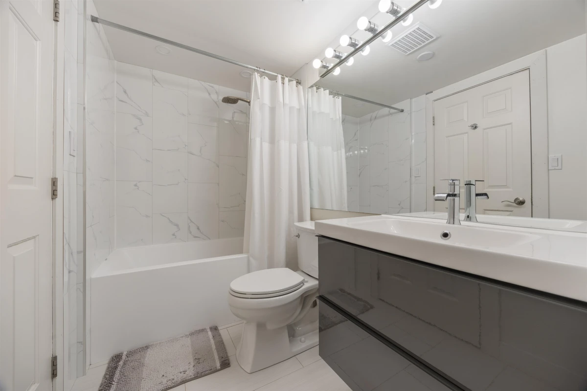 Office / Den Photo of 205 7465 Sandborne Avenue, Burnaby, BC