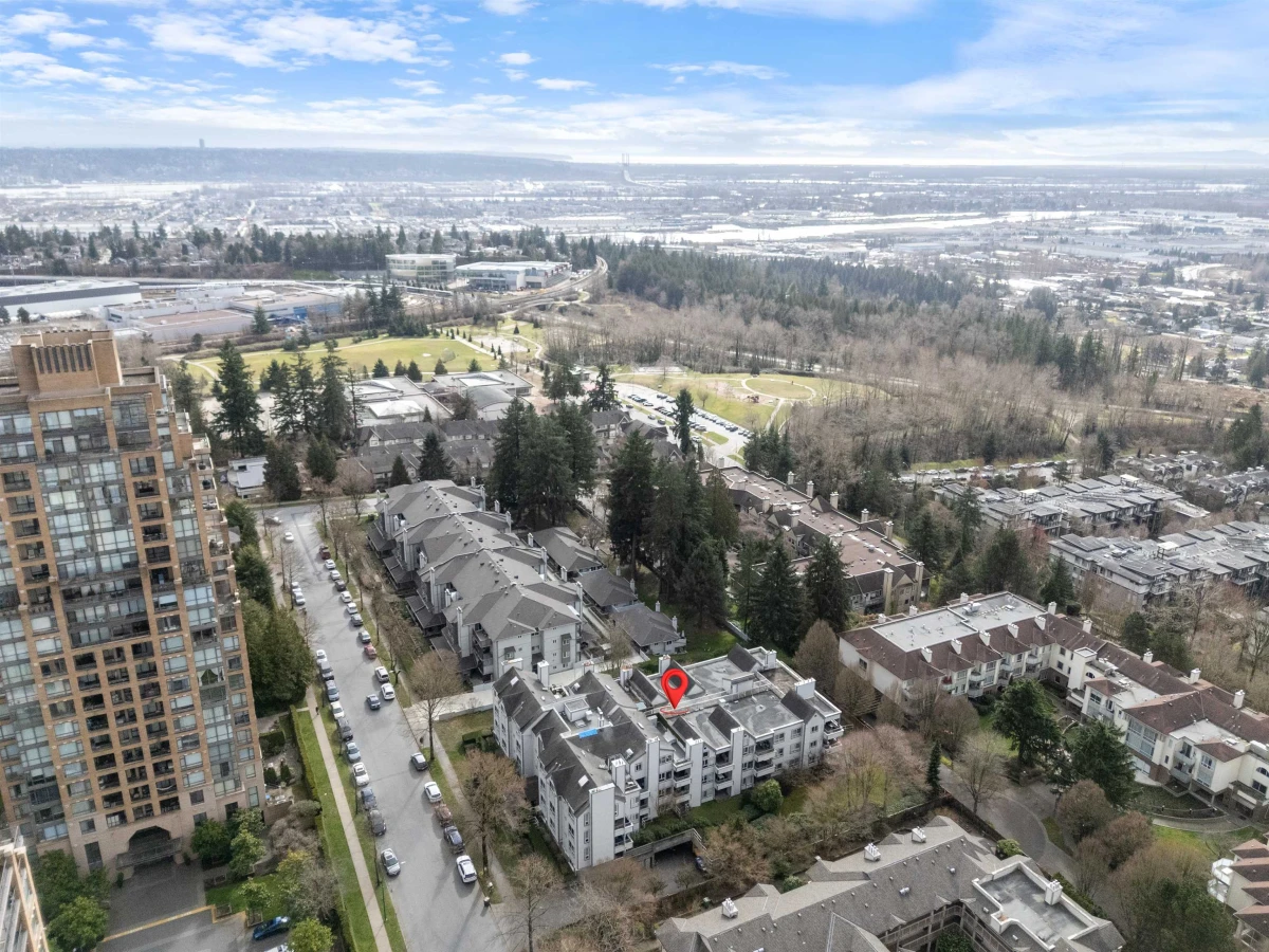 Outdoor Deck Photo of 205 7465 Sandborne Avenue, Burnaby, BC