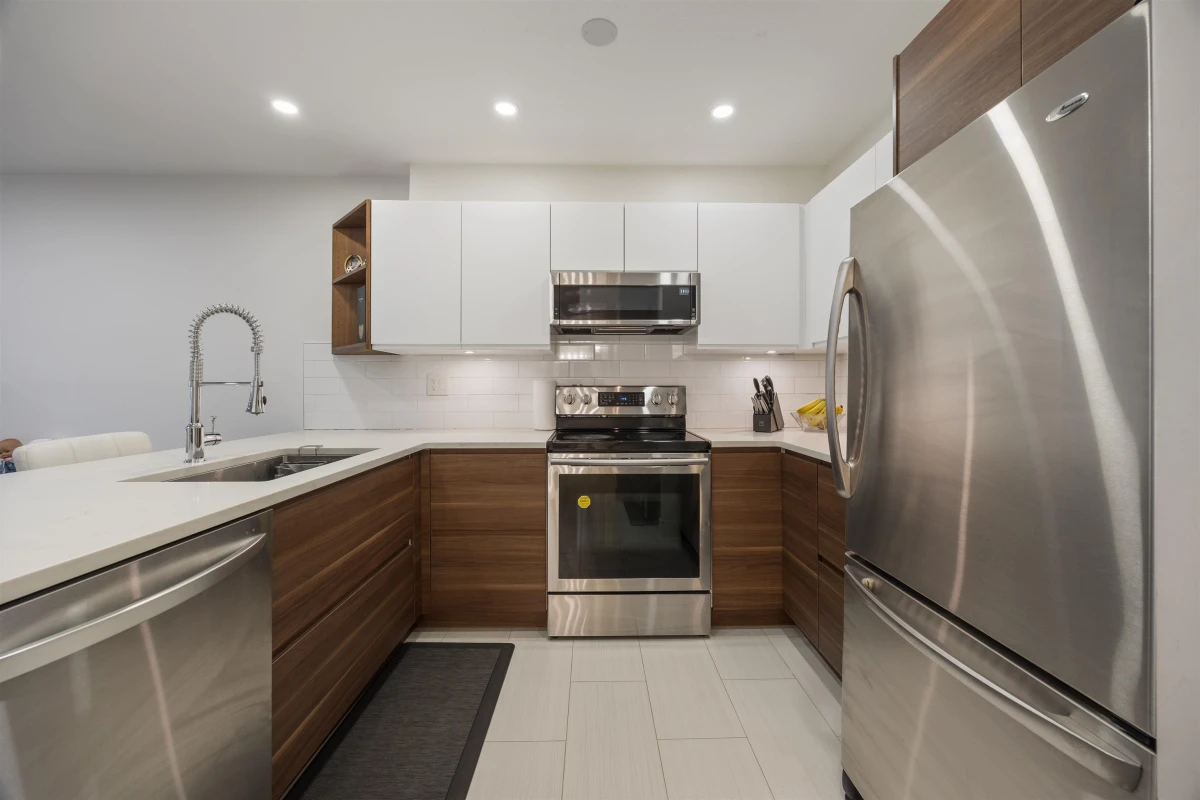 Walk-In Closet Photo of 205 7465 Sandborne Avenue, Burnaby, BC