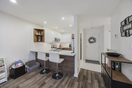 Primary Bathroom Photo of 205 7465 Sandborne Avenue, Burnaby, BC