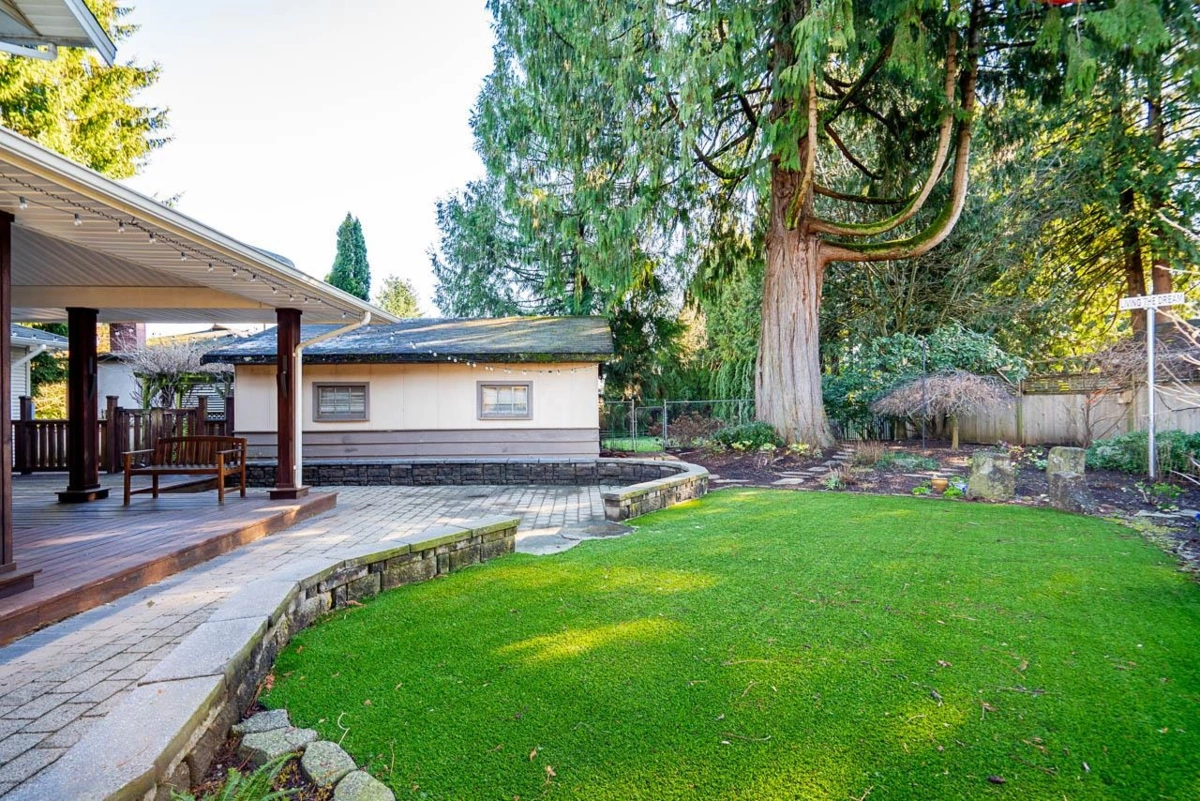 Breakfast Nook Photo of 2168 Central Avenue, Port Coquitlam, BC