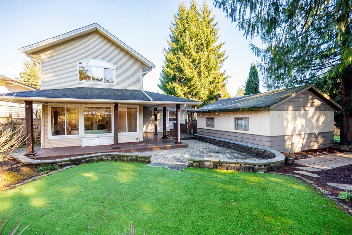 Kitchen Island Photo of 2168 Central Avenue, Port Coquitlam, BC