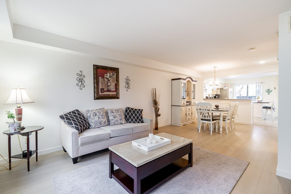 Dining Area Photo of 53 20176 68 Avenue, Langley, BC