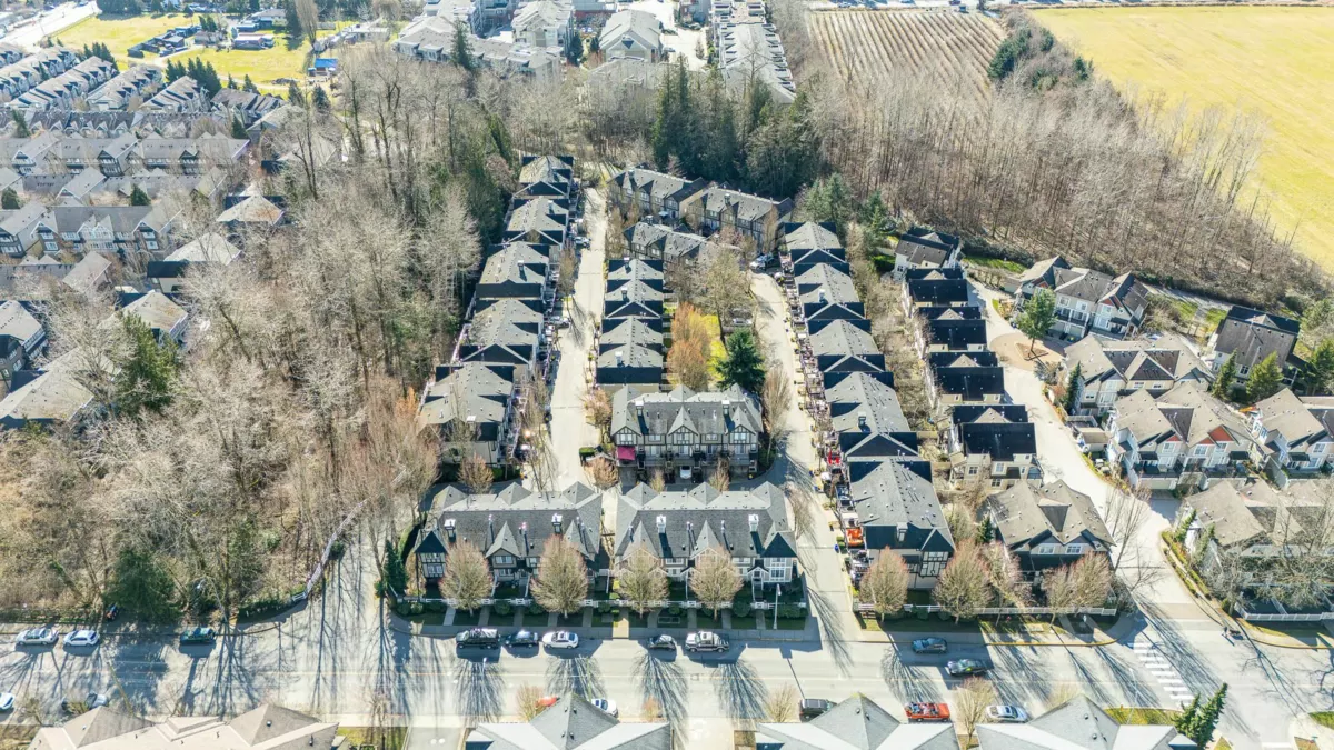 Front Yard Photo of 53 20176 68 Avenue, Langley, BC