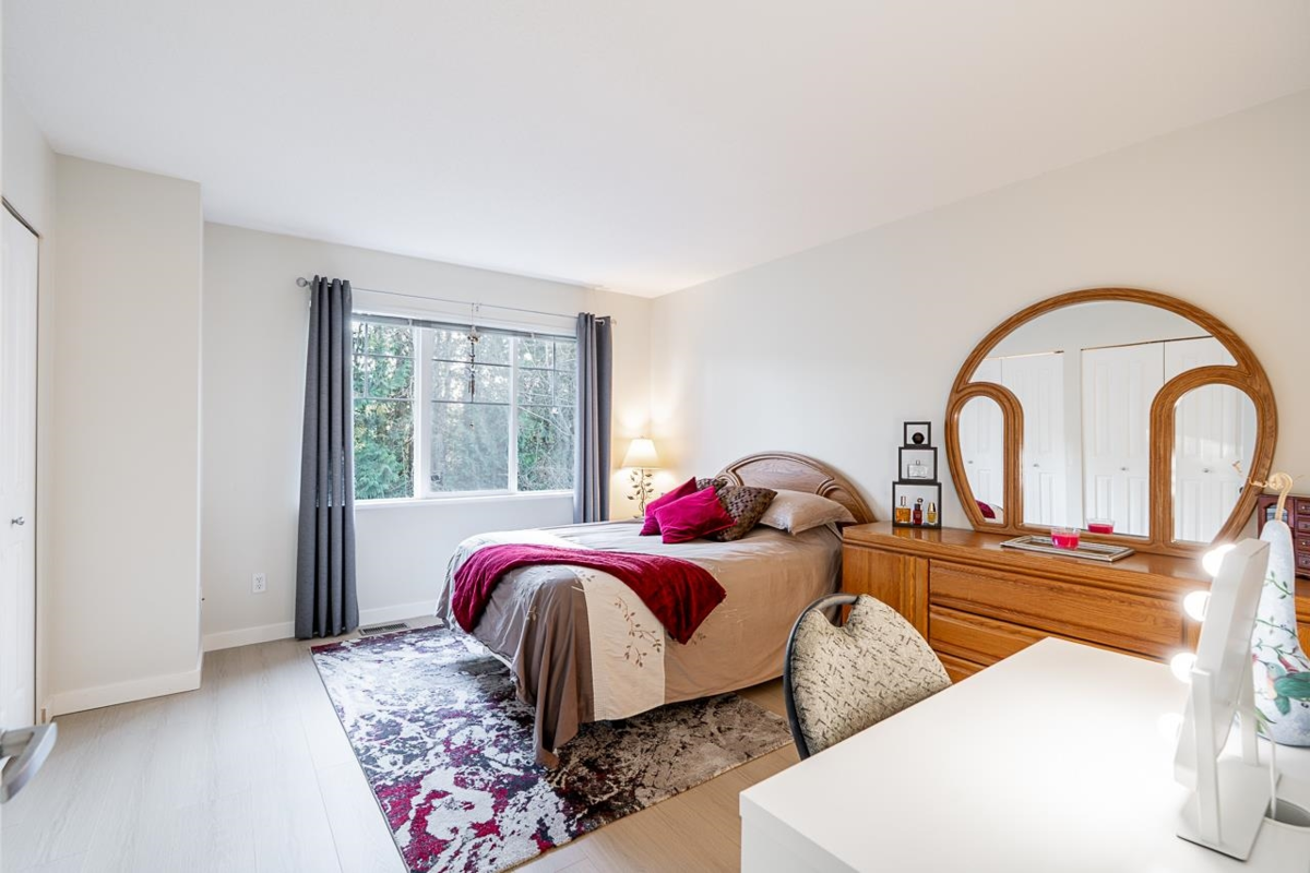 Guest Bathroom Photo of 53 20176 68 Avenue, Langley, BC