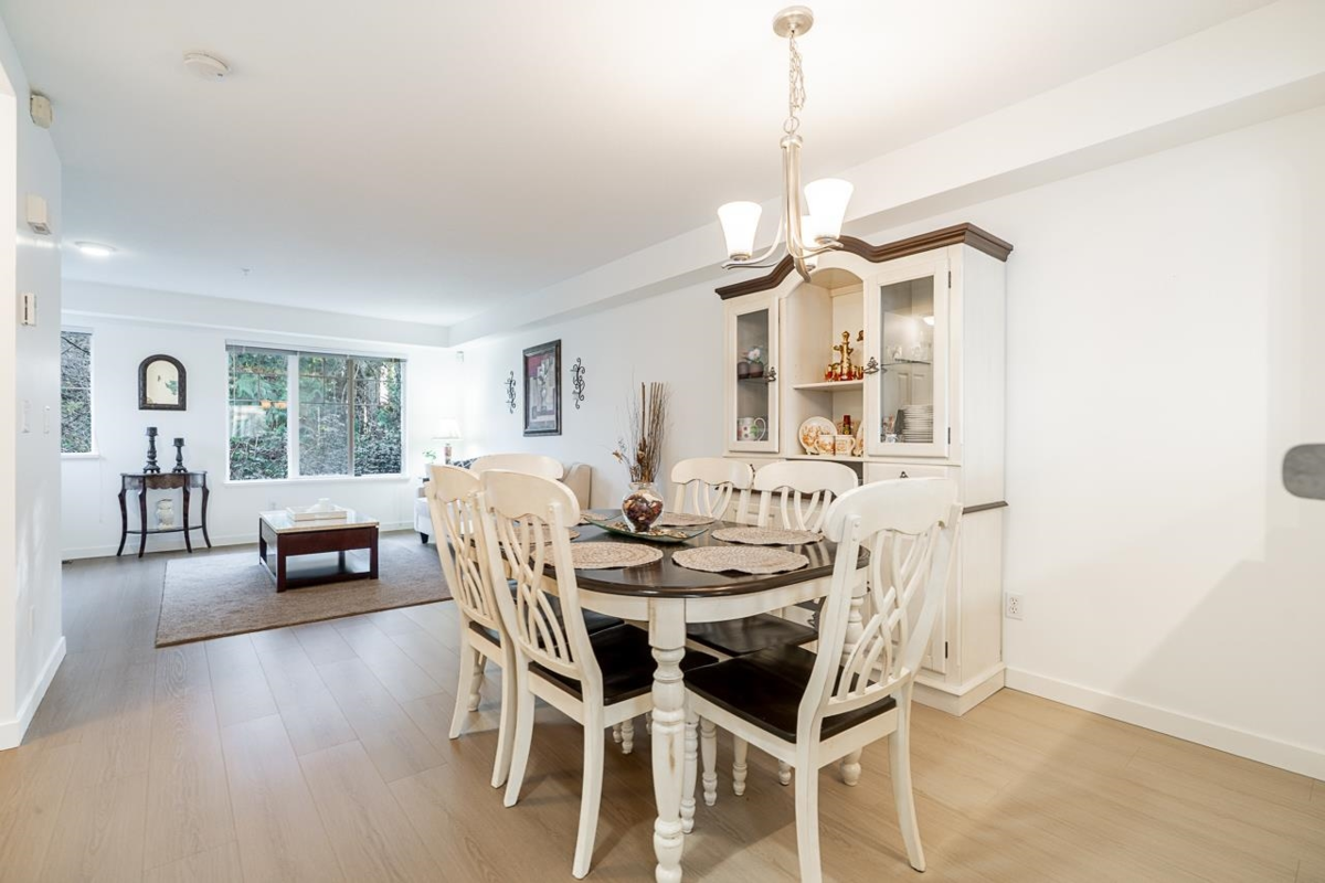 Kitchen Island Photo of 53 20176 68 Avenue, Langley, BC