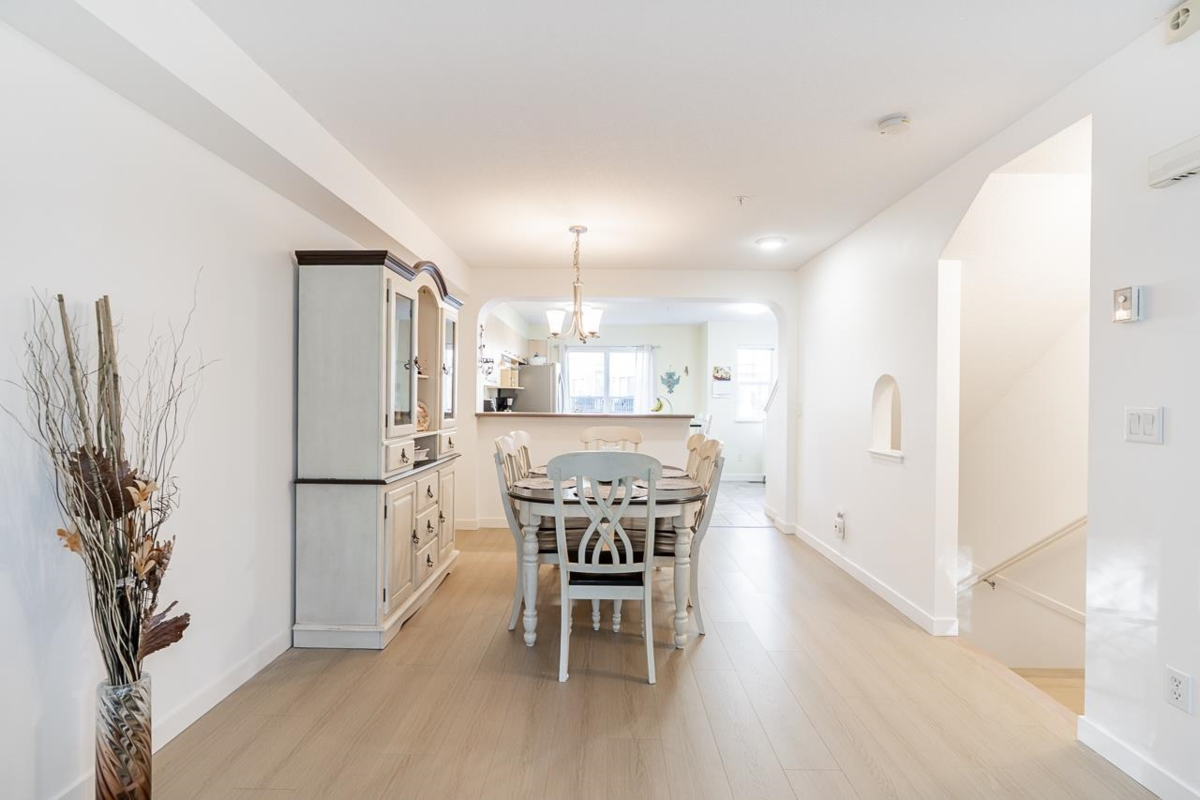 Kitchen Photo of 53 20176 68 Avenue, Langley, BC