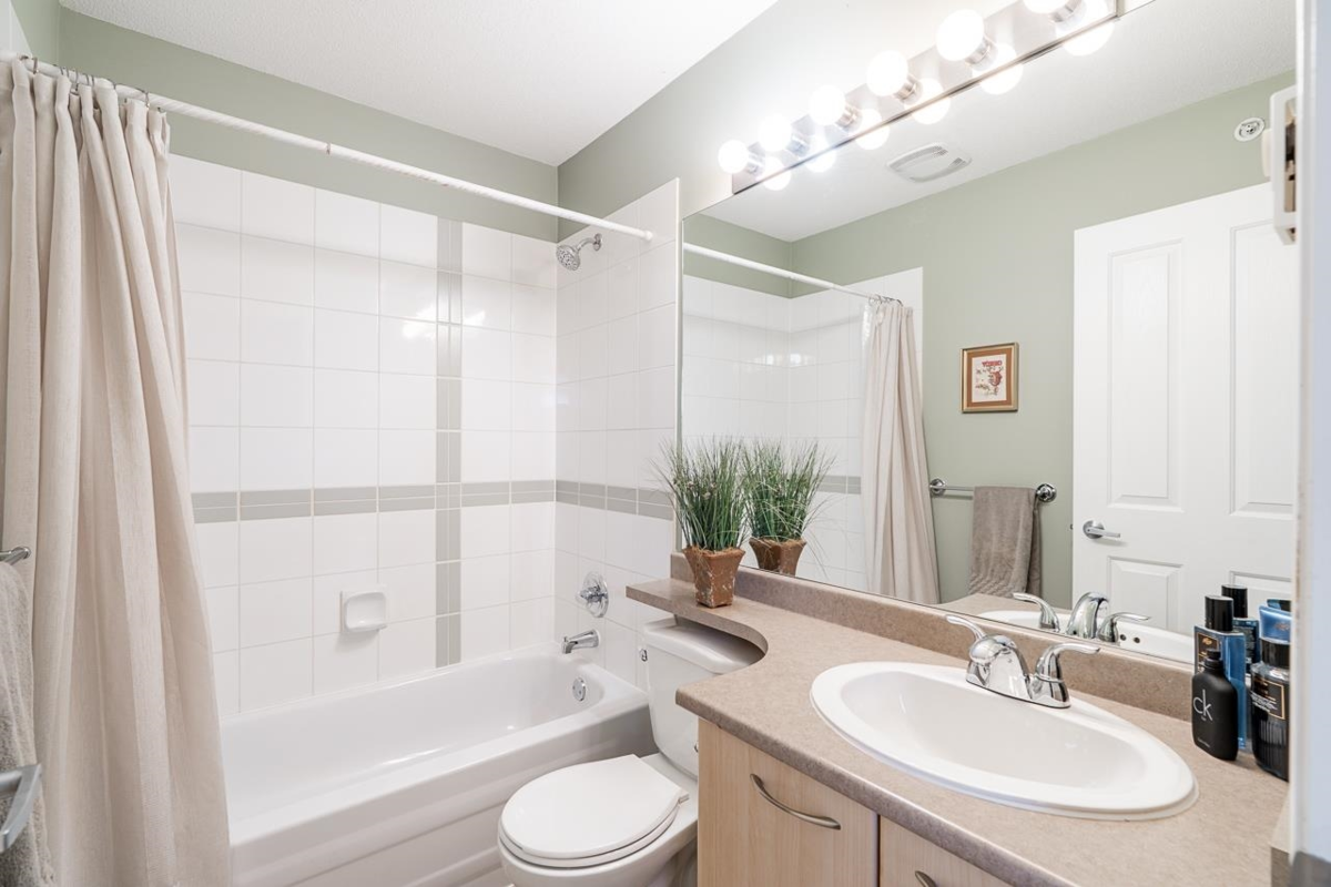 Laundry Room Photo of 53 20176 68 Avenue, Langley, BC