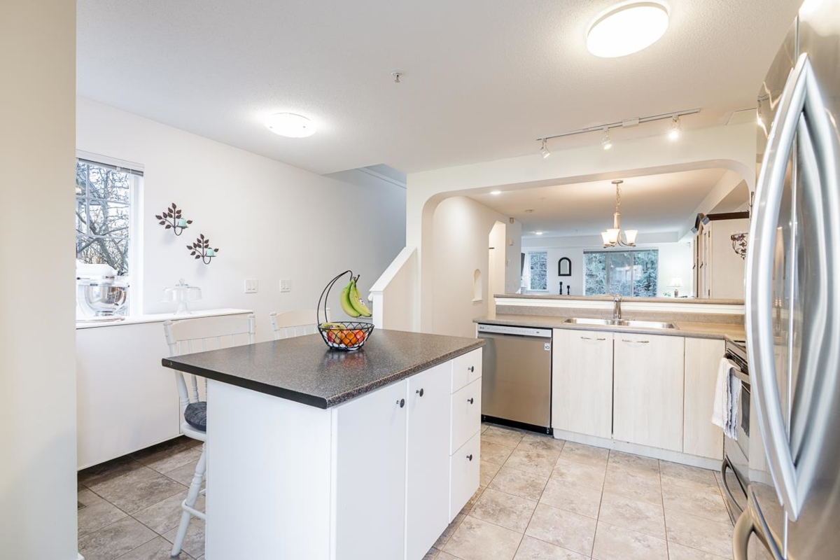 Walk-In Closet Photo of 53 20176 68 Avenue, Langley, BC