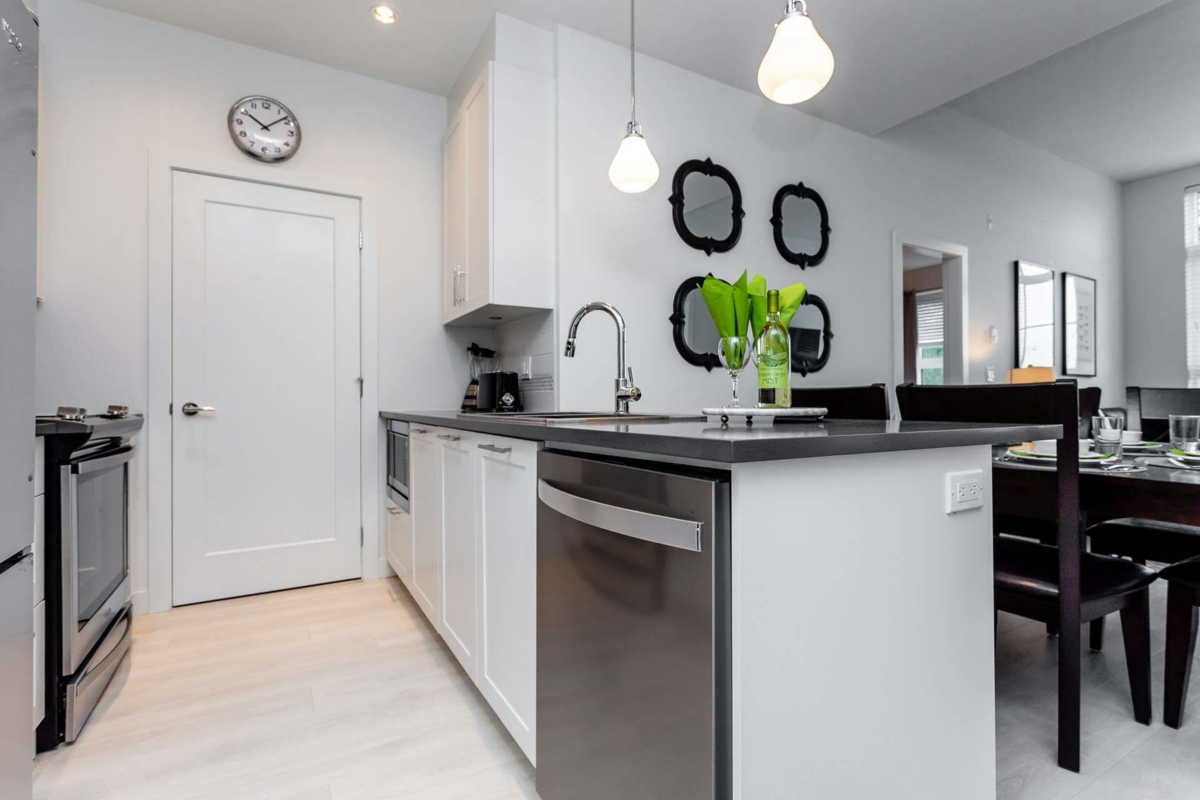 Kitchen Island Photo of 503 20829 77a Avenue, Langley, BC