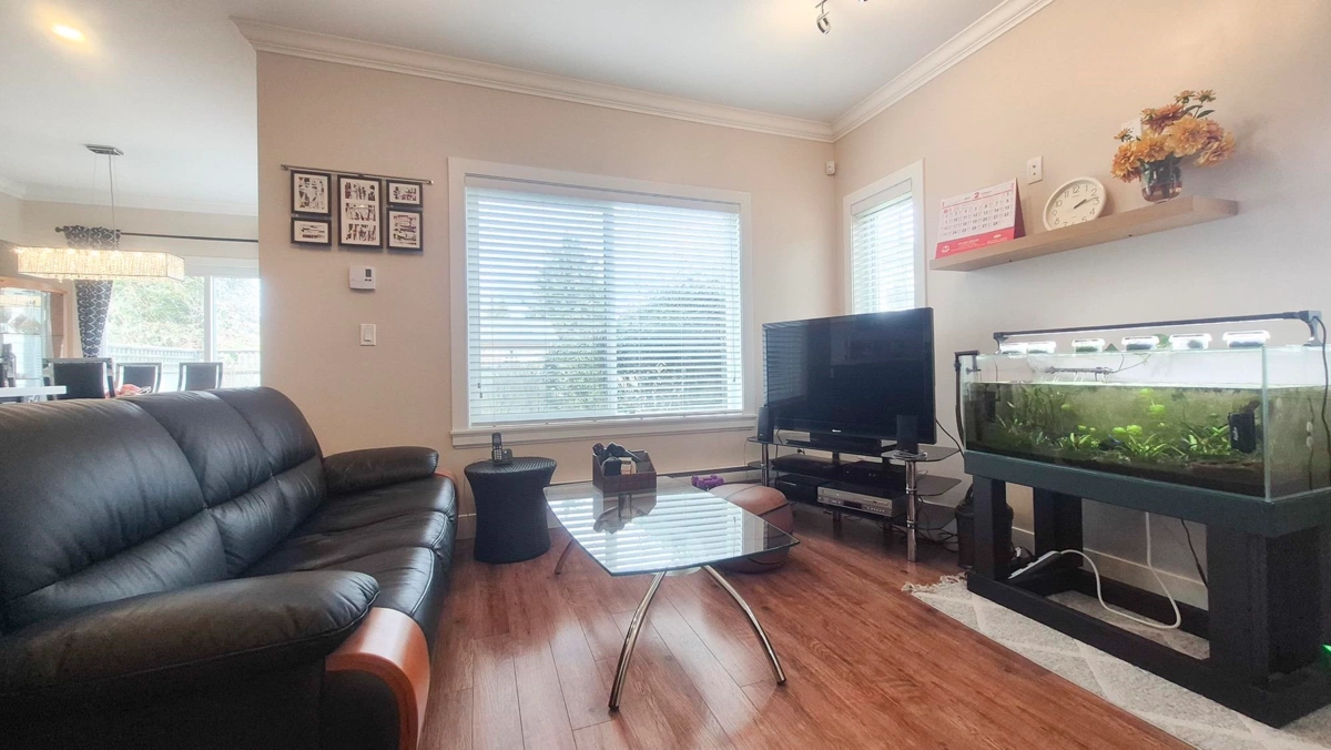 Living Room Photo of 1 9131 Williams Road, Richmond, BC