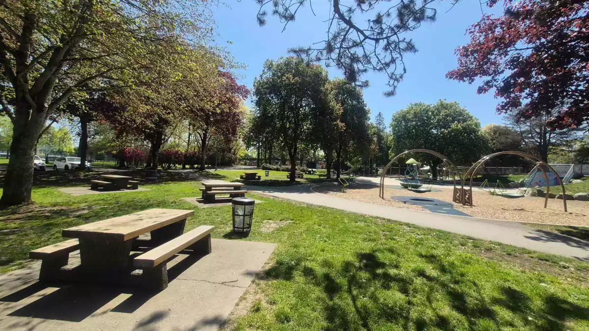 Powder Room Photo of 1 9131 Williams Road, Richmond, BC