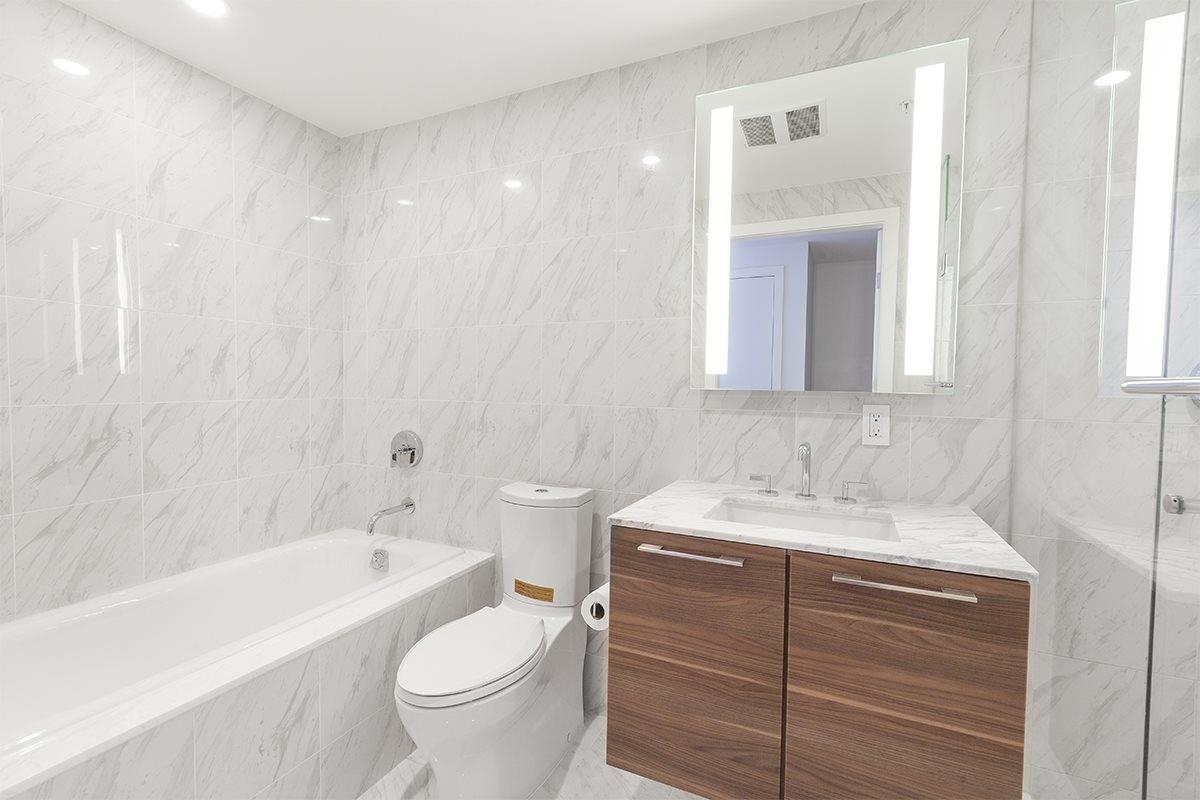 Kitchen Island Photo of 1001 8588 Cornish Street, Vancouver, BC