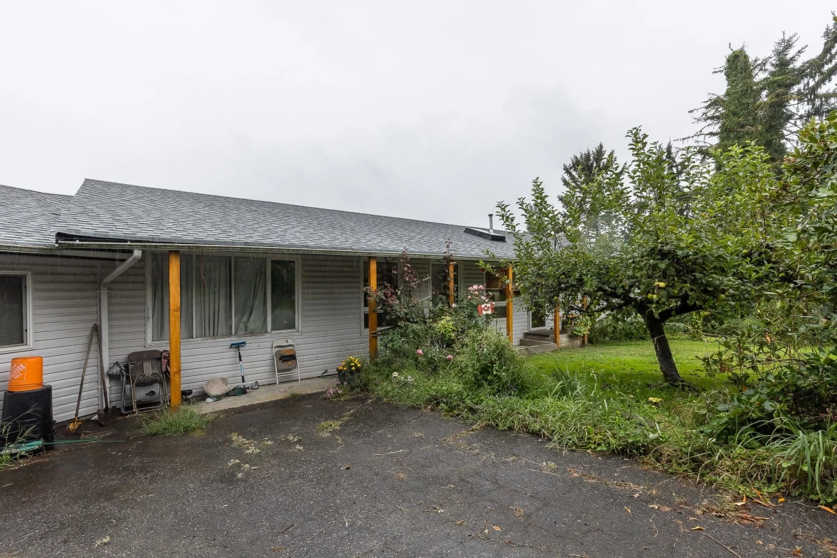 Living Room Photo of 31211 Olund Road, Abbotsford, BC