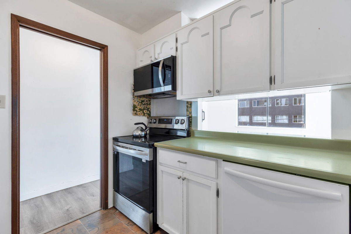 Bedroom 2 Photo of 201 845 Chilco Street, Vancouver, BC