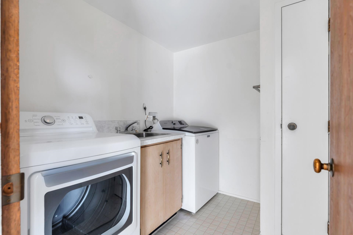 Bedroom 3 Photo of 201 845 Chilco Street, Vancouver, BC