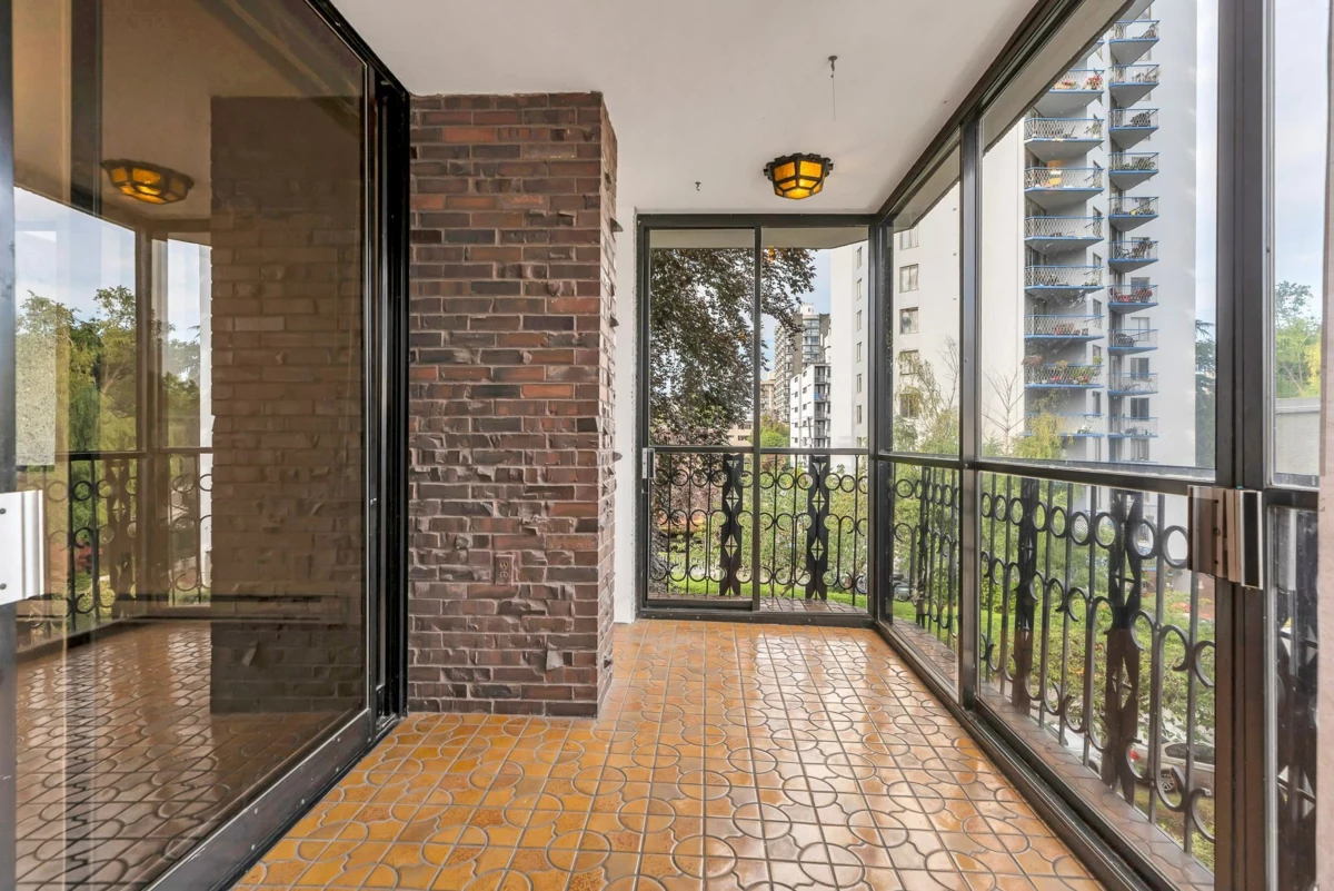 Primary Bedroom Photo of 201 845 Chilco Street, Vancouver, BC