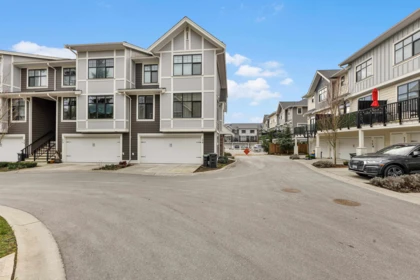 24 20327 72b Avenue, Langley, BC, Langley — Townhouse for sale