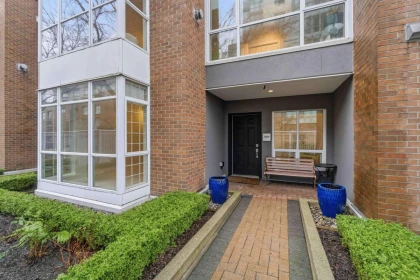 Garden / Landscaping Photo of 1268 Quebec Street, Vancouver, BC