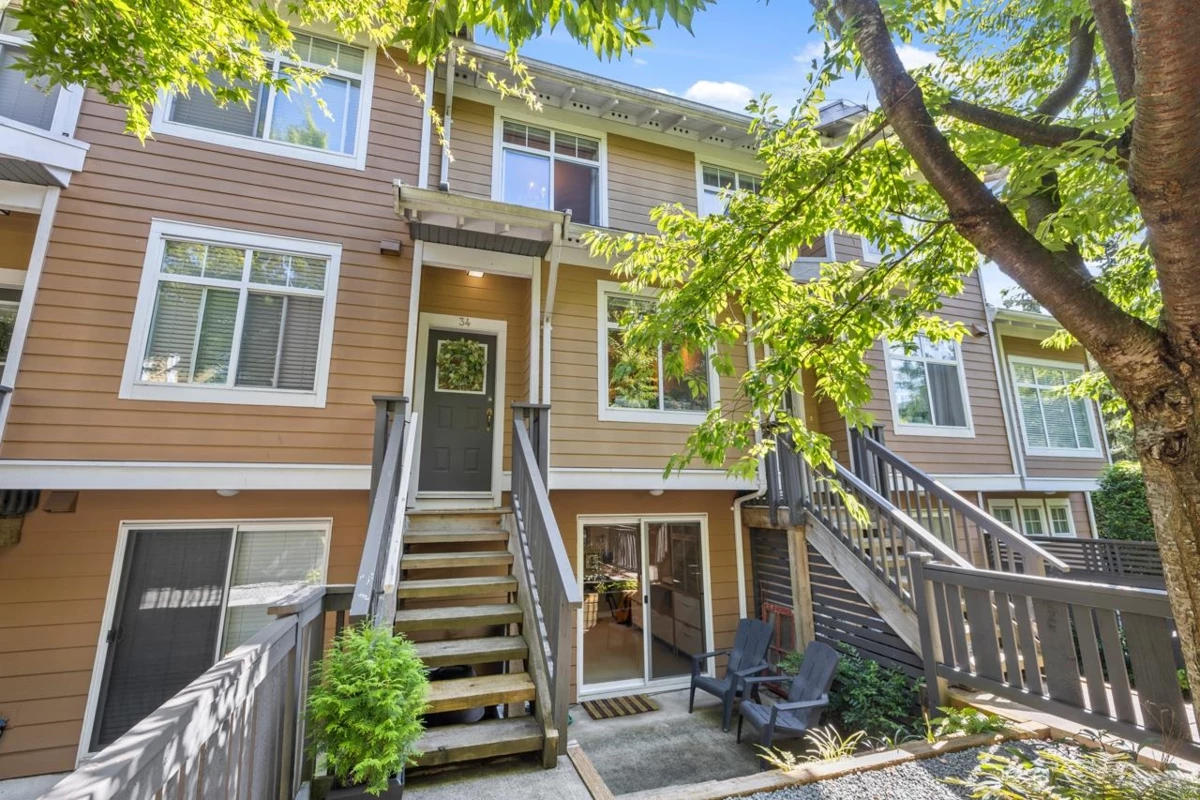 Family Room Photo of 34 15233 34 Avenue, Surrey, BC