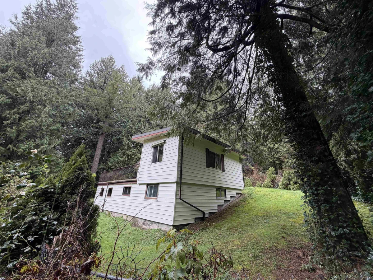 Family Room Photo of 31828 Grove Avenue, Mission, BC