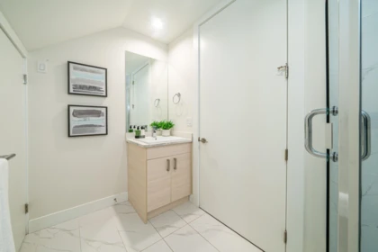 Guest Bathroom Photo of 7261 E Sherbrooke Street, Vancouver, BC