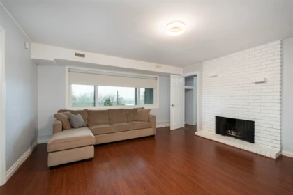 Basement Recreation Room Photo of 943 Shavington Street, North Vancouver, BC