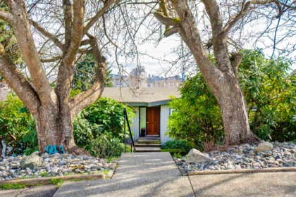 943 Shavington Street, North Vancouver, BC, Calverhall — 5 bed single family residence for sale