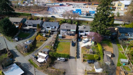 Garden / Landscaping Photo of 943 Shavington Street, North Vancouver, BC