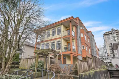 302 152 E 12th Street, North Vancouver, BC, North Vancouver — Apartment/Condo for sale