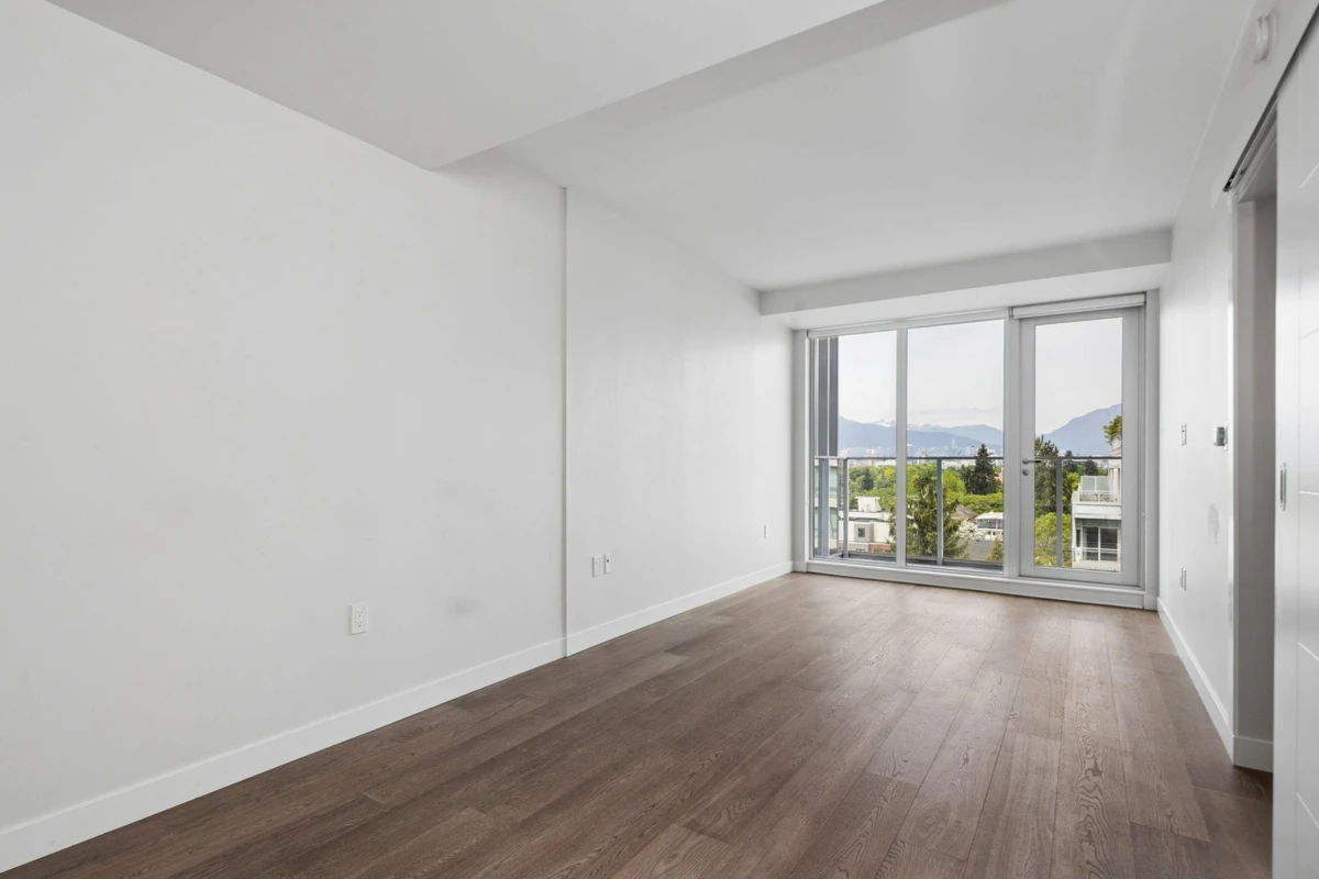 Living Room Photo of 410 528 W King Edward Avenue, Vancouver, BC