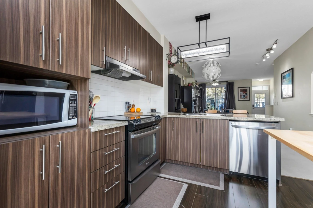Dining Area Photo of 37 31032 Westridge Place, Abbotsford, BC