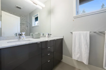 Primary Bathroom Photo of 6109 Highbury Street, Vancouver, BC