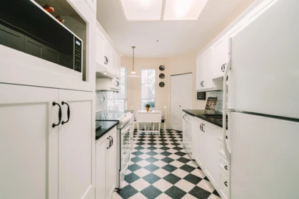 Kitchen Island Photo of 402 2995 Princess Crescent, Coquitlam, BC