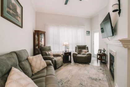 402 2995 Princess Crescent, Coquitlam, BC, Coquitlam — Apartment/Condo for sale