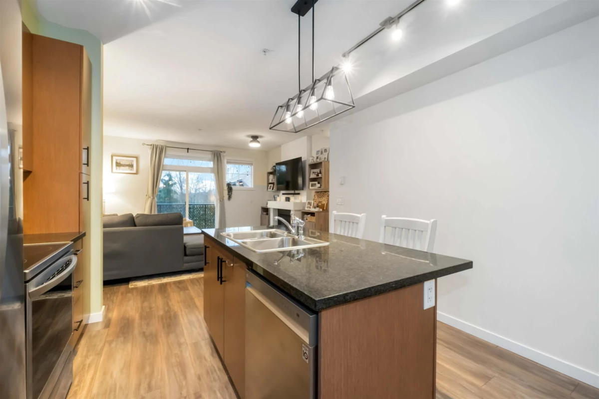Dining Area Photo of 35 13819 232 Street, Maple Ridge, BC