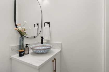 Primary Bathroom Photo of 1 1822 E 14th Avenue, Vancouver, BC