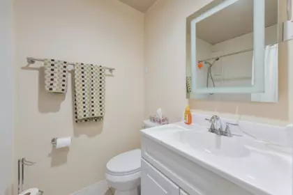 Guest Bathroom Photo of 305 1521 Blackwood Street, White Rock, BC