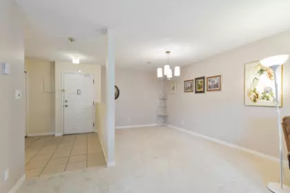 305 1521 Blackwood Street, White Rock, BC, White Rock — Apartment/Condo for sale