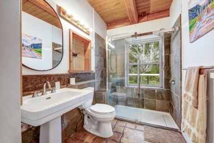 Office / Den Photo of 375 Village Bay Road, Mayne Island, BC