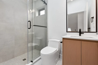 Hallway Photo of 2 448 W 20th Avenue, Vancouver, BC
